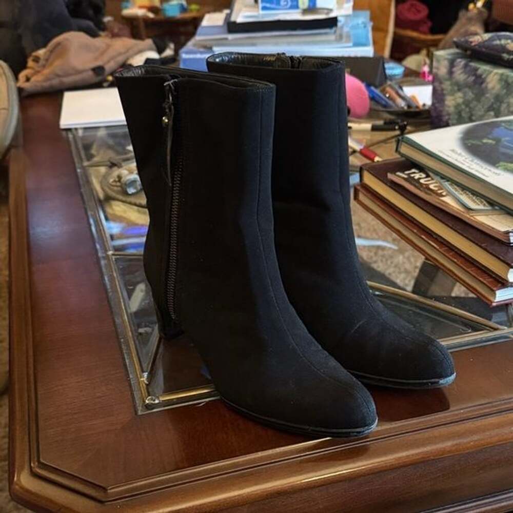 Stuart Weitzman Elegant Black Ankle Boots